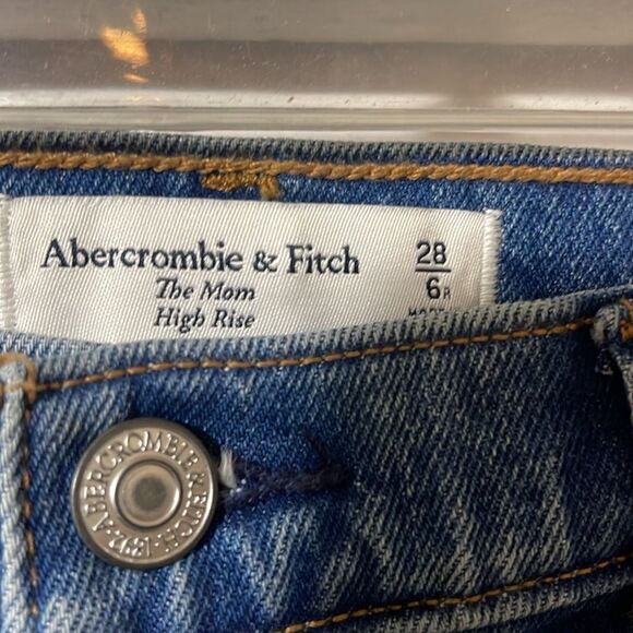 Abercrombie & Fitch high-rise Mom, jeans and long sleeve shirt bundle NWT - Picture 4 of 8